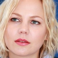 Adelaide Clemens Nue