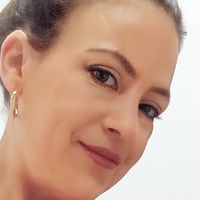 Adriana Thomas Nue