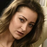akadanidaniels Nue