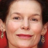 Alice Krige Nue