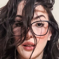 Aline Curti Nue