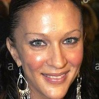 Allegra Curtis Nue