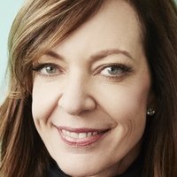 Allison Janney Nue