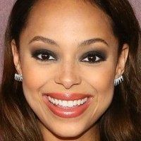 Amber Stevens West Nue