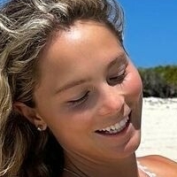Andrea Dalmau Nue