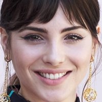 Andrea Duro Nue