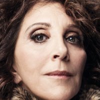 Andrea Martin Nue