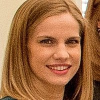 Anna Chlumsky Nue