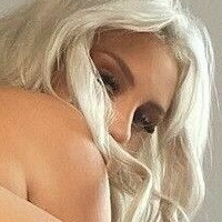 Antonia Rot Nue