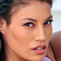 Ashley Callingbull Nue
