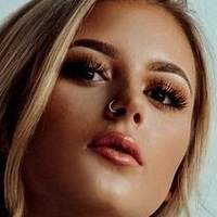Ashlyn Sharp Nue