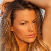 Astrid Fajcsi Nue