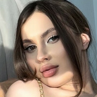 Avery Alena Nue