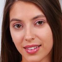 Avery Nona Nue