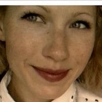 Betsy Phillips Nue