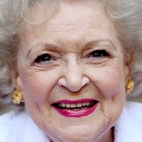 Betty White Nue