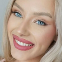 Blonde Anna Nue