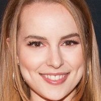 Bridgit Mendler Nue