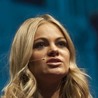 Caitlin Crosby Nue