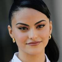 Camila Mendes Nue