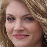 Cariba Heine Nue