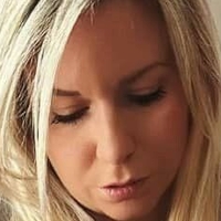 Carina Crone Nue