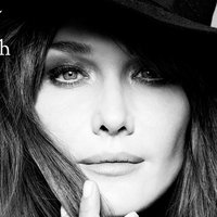 Carla Bruni Nue