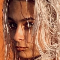 Carla Freda Nue