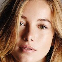 Charlotte Vega Nue