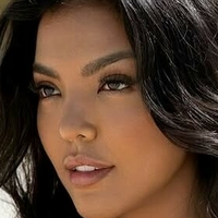 Christi McGarry Nue