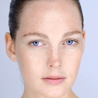 Clare Durant Nue