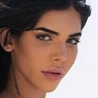 Dana Peretz Nue