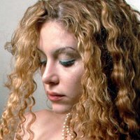 Daphne Khoury Nue