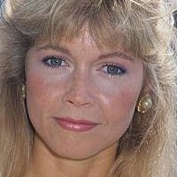 Debra Sandlund Nue