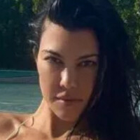 Diskussion: Kourtney Kardashian Nue