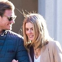 Donna Air Nue