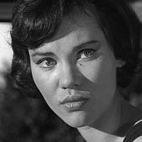 Dorothy White Nue