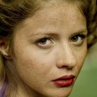 Ecem Uzun Nue