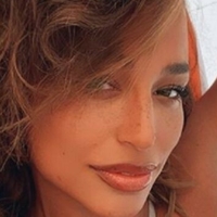 Edita Aradinovic Nue