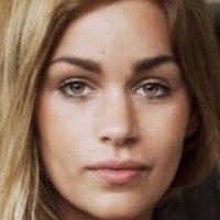 Elisa Bachir Bey Nue
