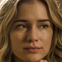 Elizabeth Lail Nue