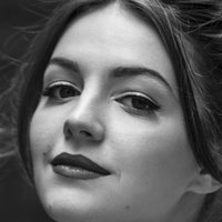 Ella Hunt Nue