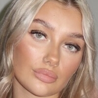 Ellie Cameron Nue