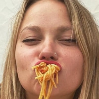 Ellie Duckles Nue