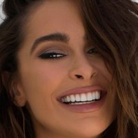 Ellie Gonsalves Nue