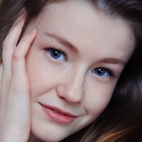 Emily Bloom Nue