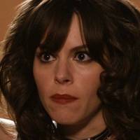Emily Hampshire Nue