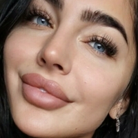 Emily Rinaudo Nue