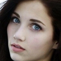 Emily Rudd Nue