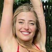 emily-smith Nue